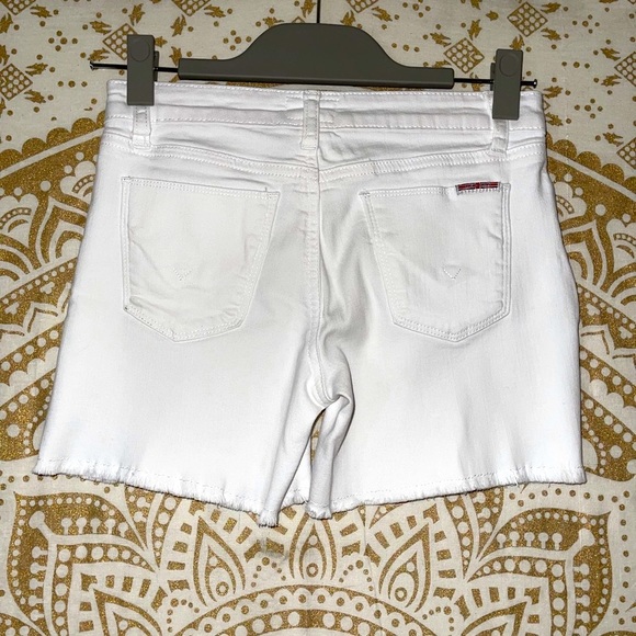 ✨HP✨ “HUDSON” WHITE JEAN SHORTS
BUTTON & ZIP CLOSURE…LIKE NEW, GIRLS SIZE 16 - Picture 5 of 8